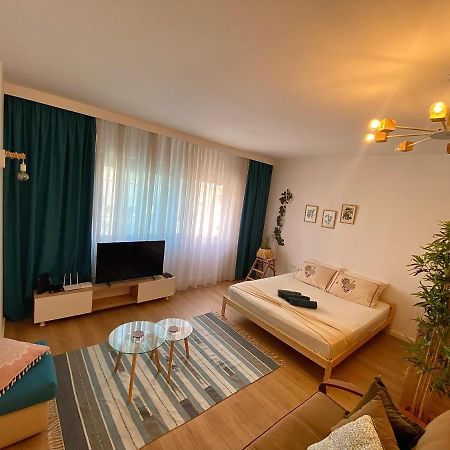 Studio Flat In The City Center Tirana Exterior photo